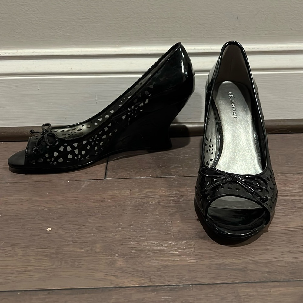 Anne Klein black patent laser cut wedge heels